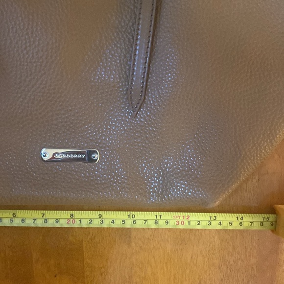 Barely used Tan Brown Burberry Leather Handbag - Picture 6 of 10